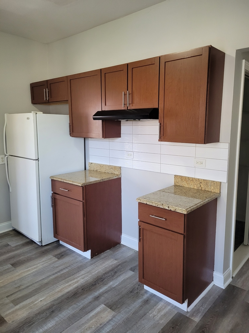 2436 Burr Oak Avenue Unit: 1