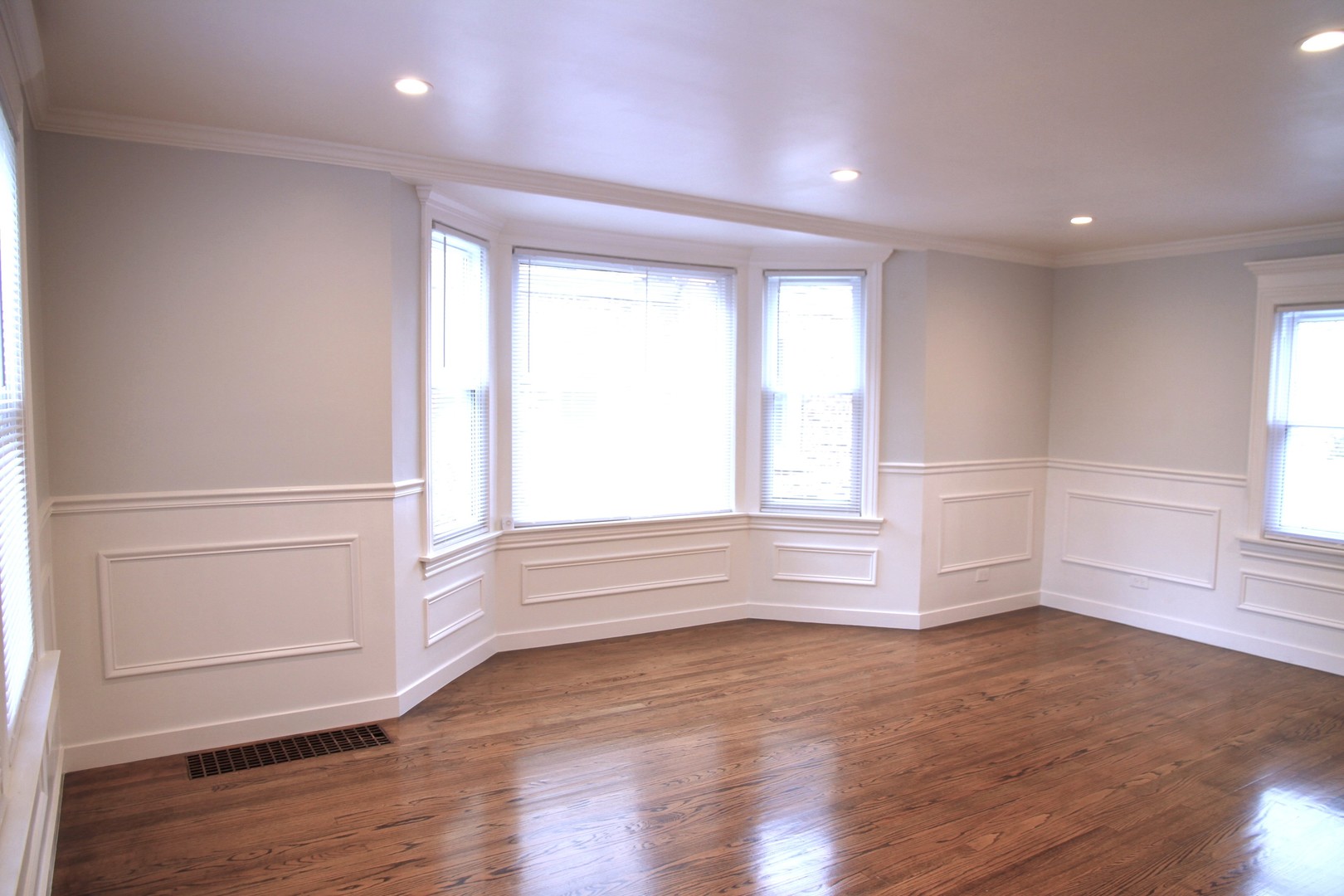 10132 S Green Street