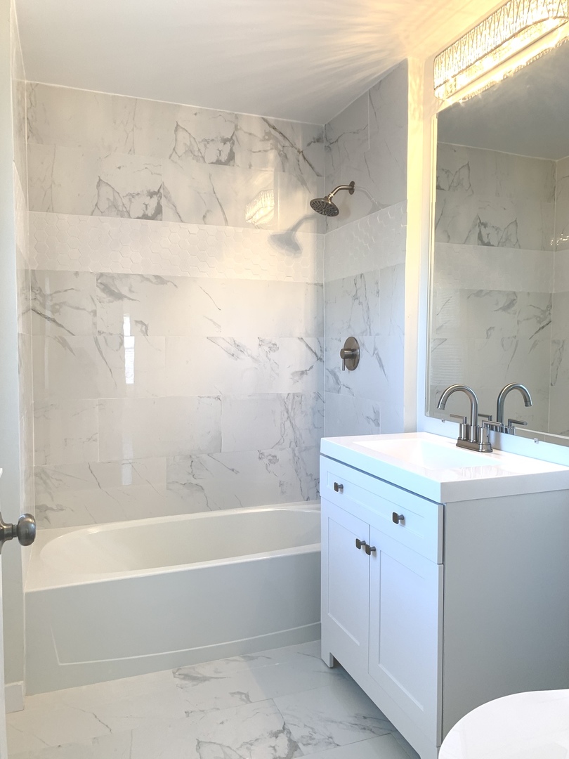 10132 S Green Street