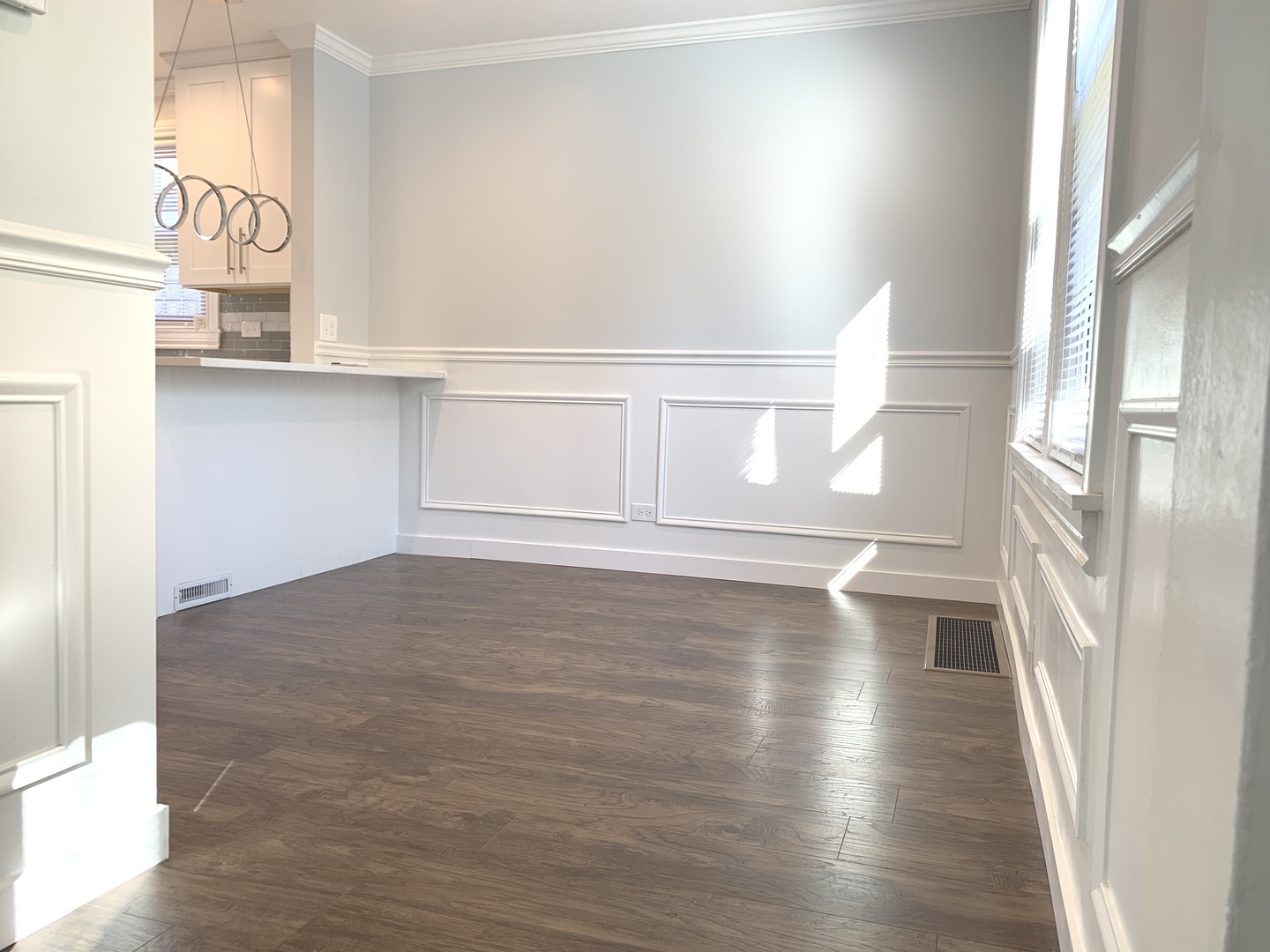 10132 S Green Street