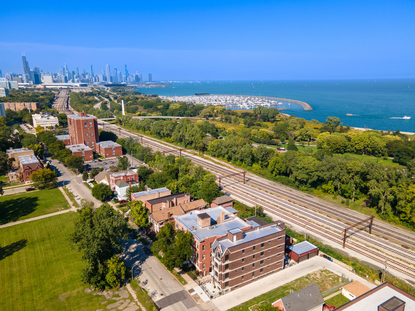 3745 S Lake Park Avenue Unit: 4N