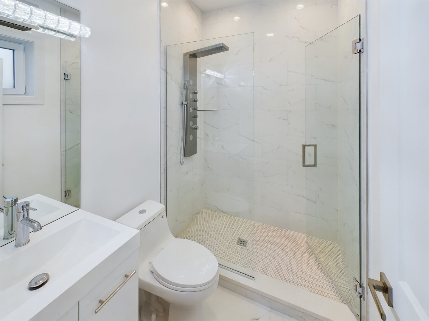3745 S Lake Park Avenue Unit: 4N
