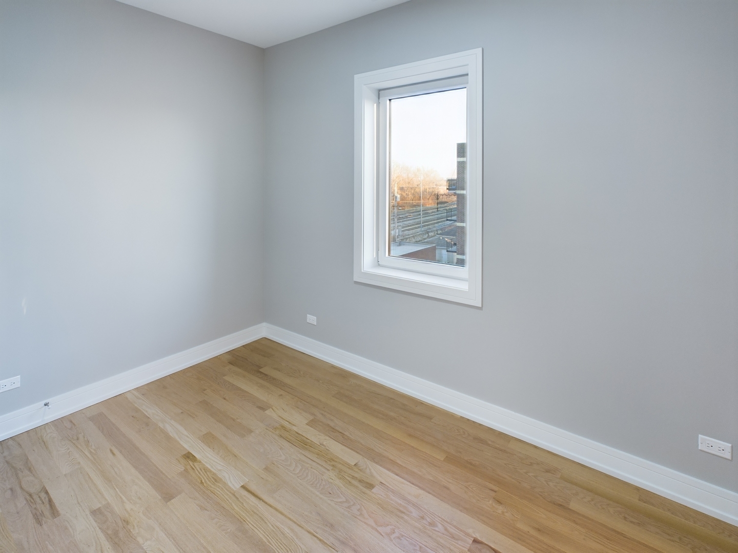 3745 S Lake Park Avenue Unit: 4N