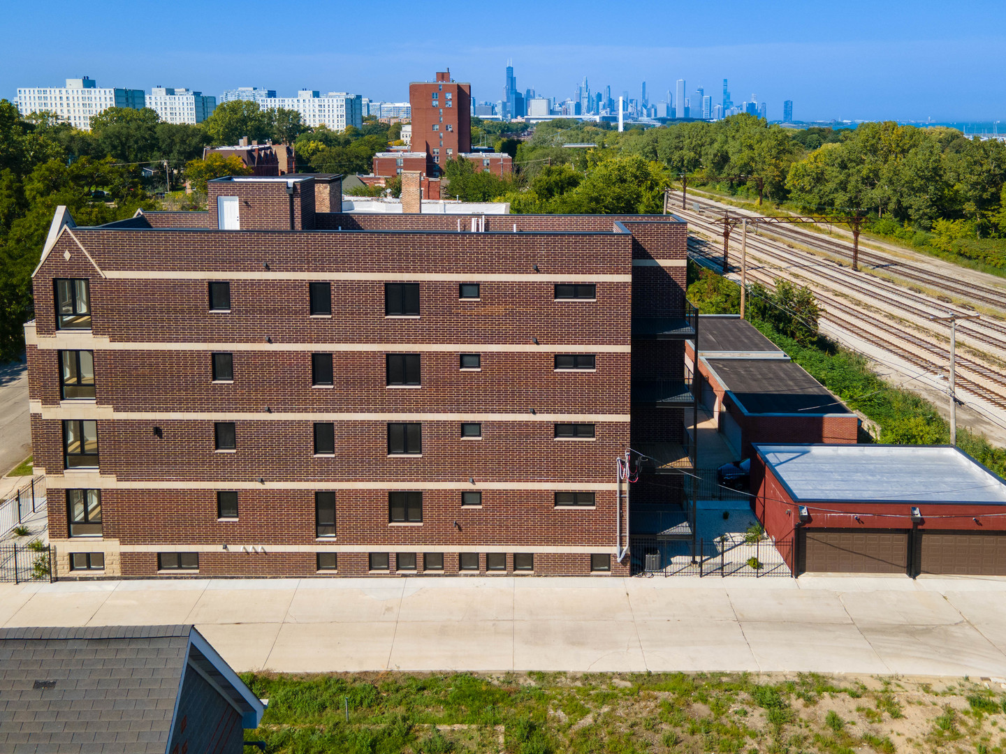 3745 S Lake Park Avenue Unit: 4N