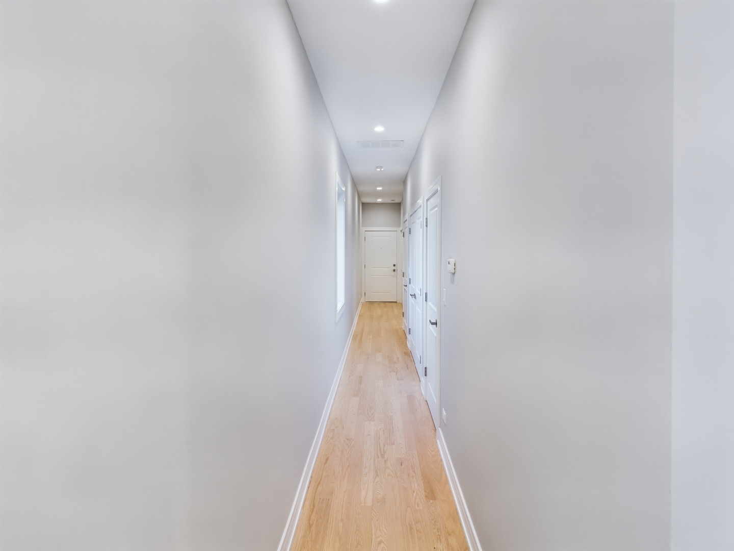 3745 S Lake Park Avenue Unit: 4N