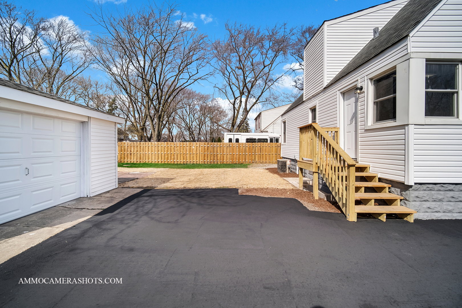 14804 Riverside Drive