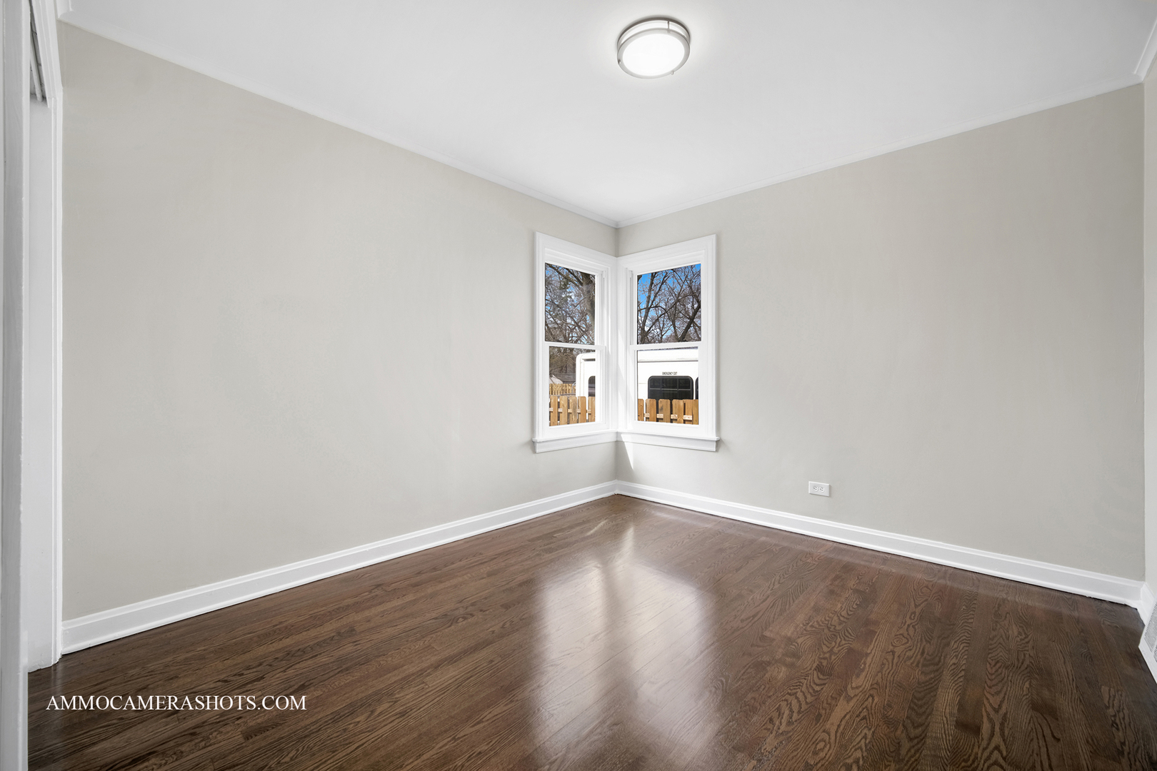 14804 Riverside Drive