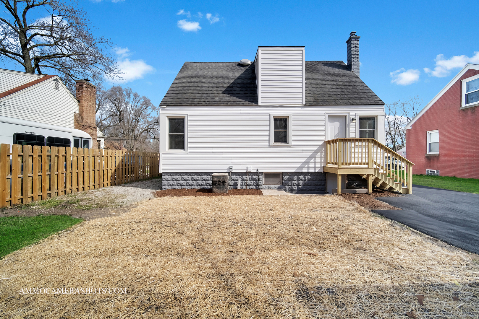 14804 Riverside Drive