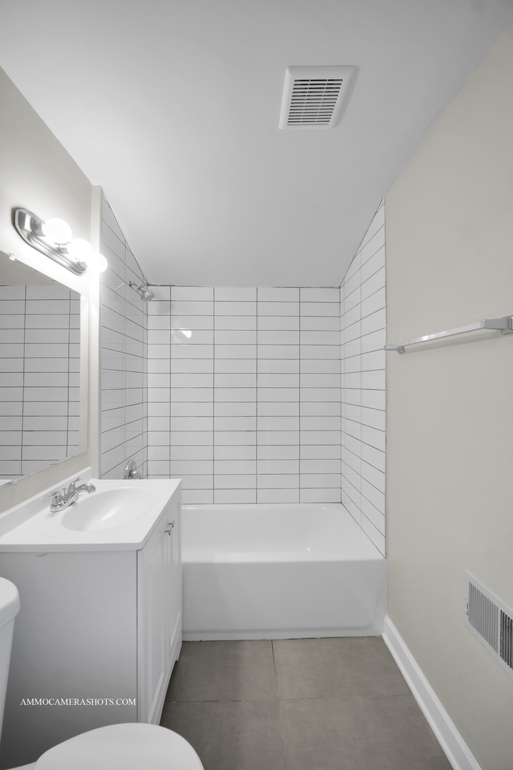 14804 Riverside Drive