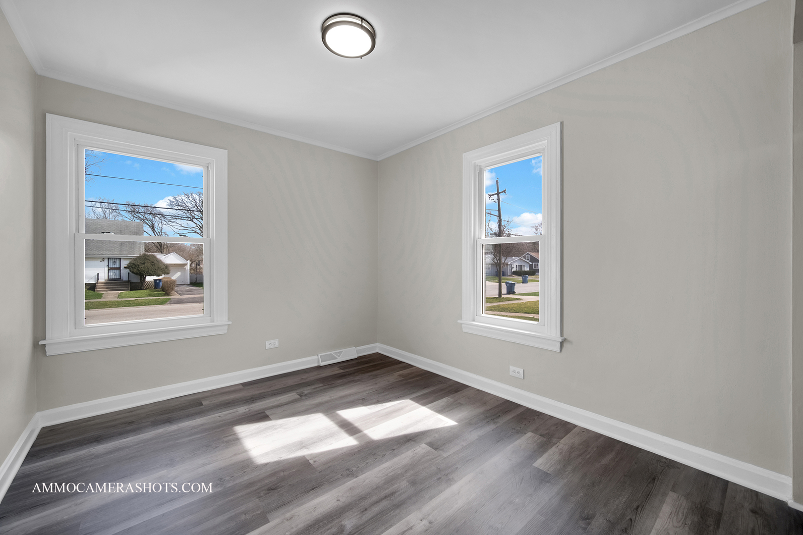 14804 Riverside Drive