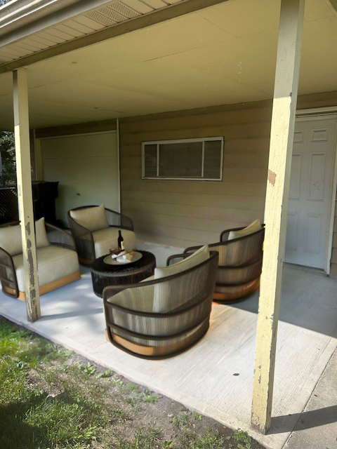 9534 S Bennett Avenue