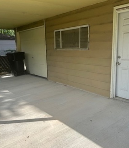 9534 S Bennett Avenue