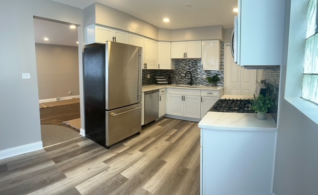 9534 S Bennett Avenue