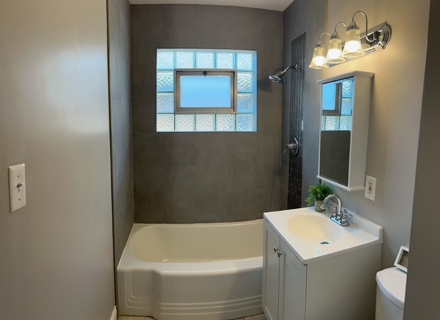 9534 S Bennett Avenue