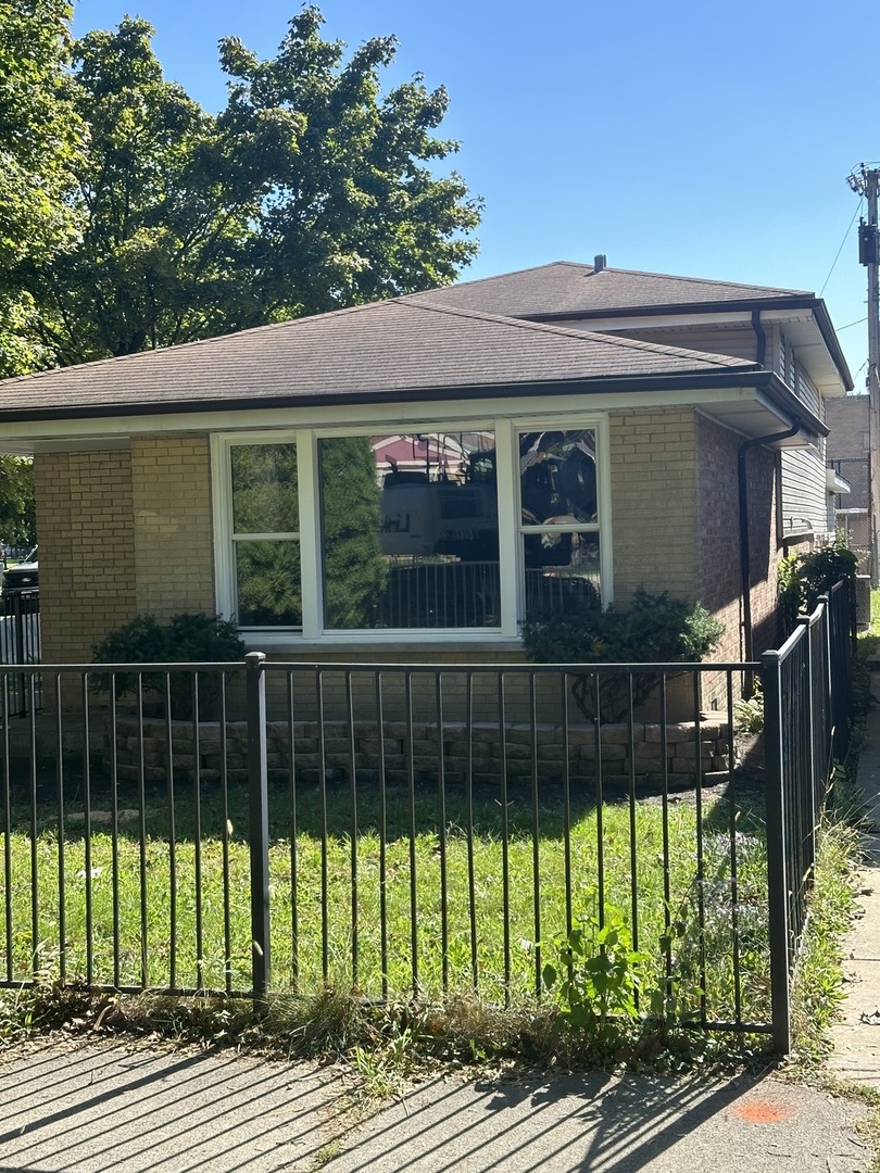 1335 W 112th Place