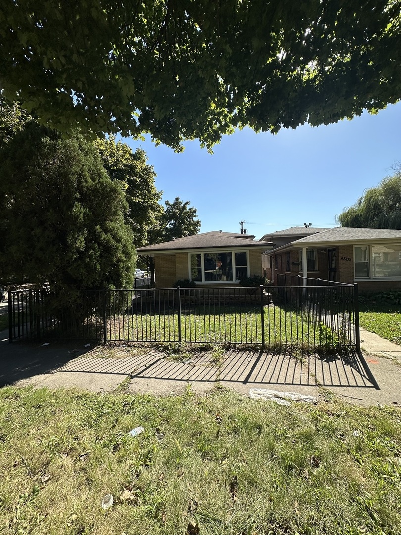 1335 W 112th Place