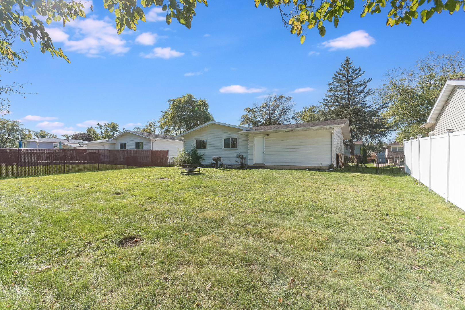 423 N Pleasant Drive