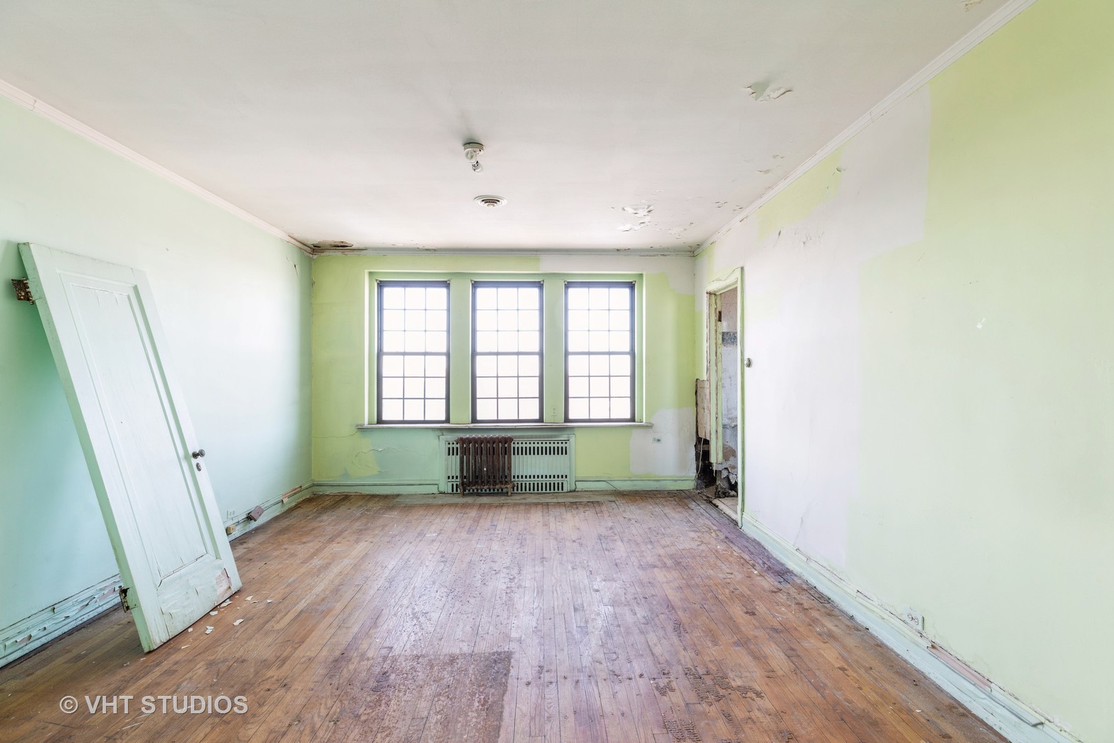 6901 S Oglesby Avenue Unit: 11C