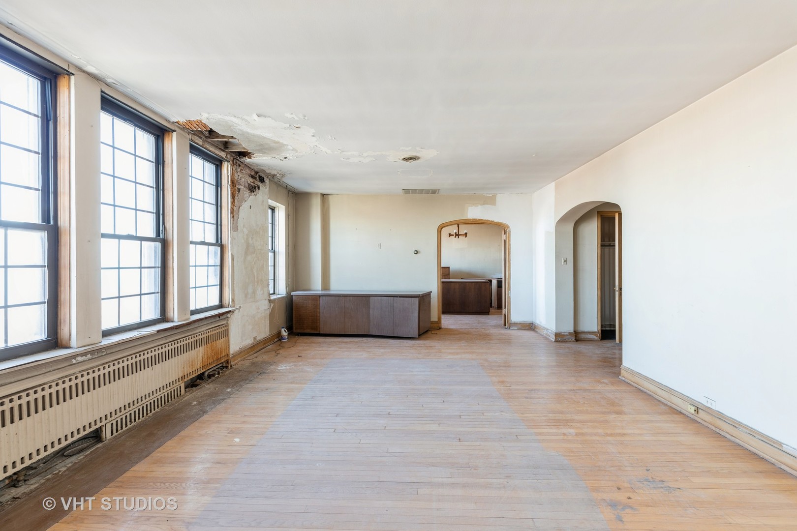 6901 S Oglesby Avenue Unit: 11C