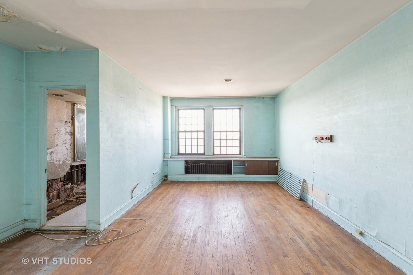 6901 S Oglesby Avenue Unit: 11C