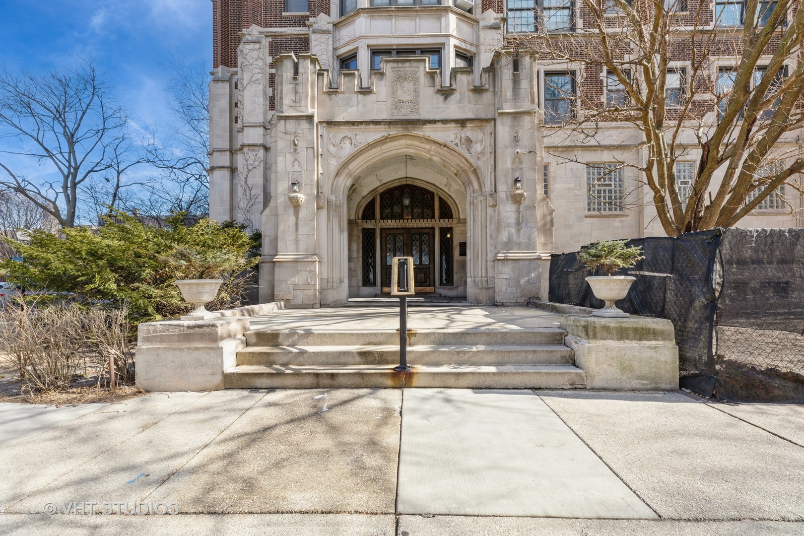 6901 S Oglesby Avenue Unit: 11C
