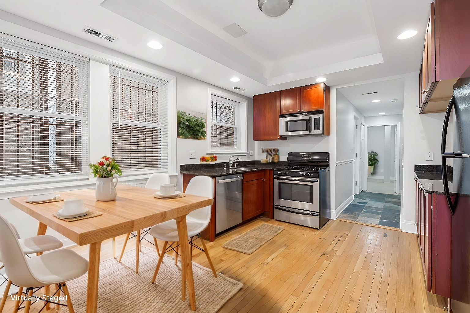 4909 N JANSSEN Avenue Unit: GDN