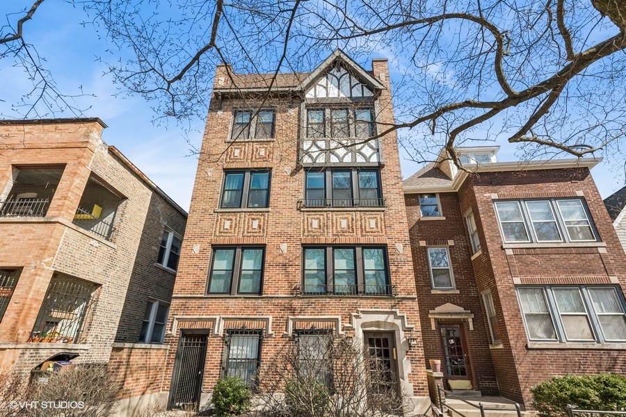 4909 N JANSSEN Avenue Unit: GDN