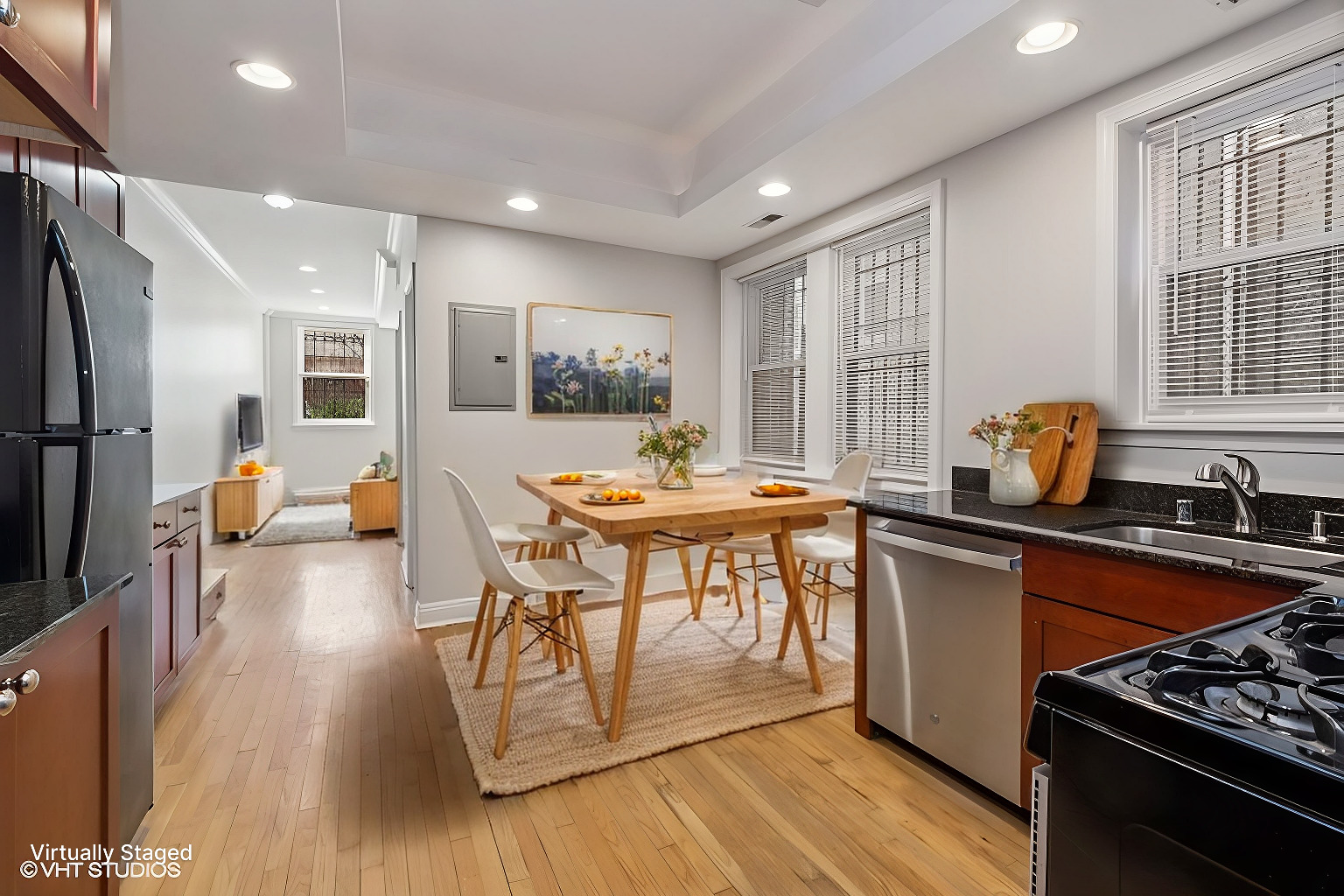 4909 N JANSSEN Avenue Unit: GDN