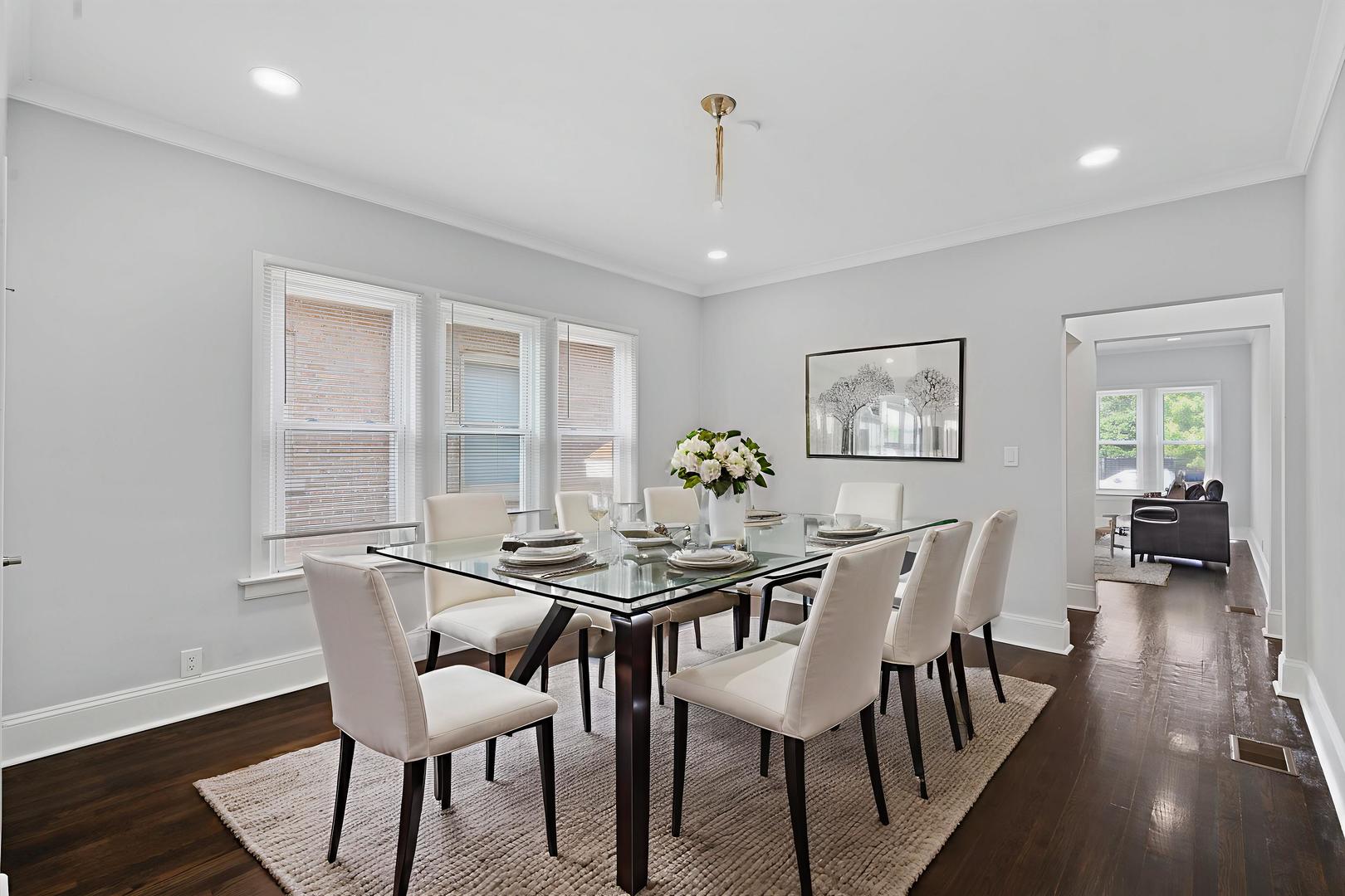 7827 S Calumet Avenue