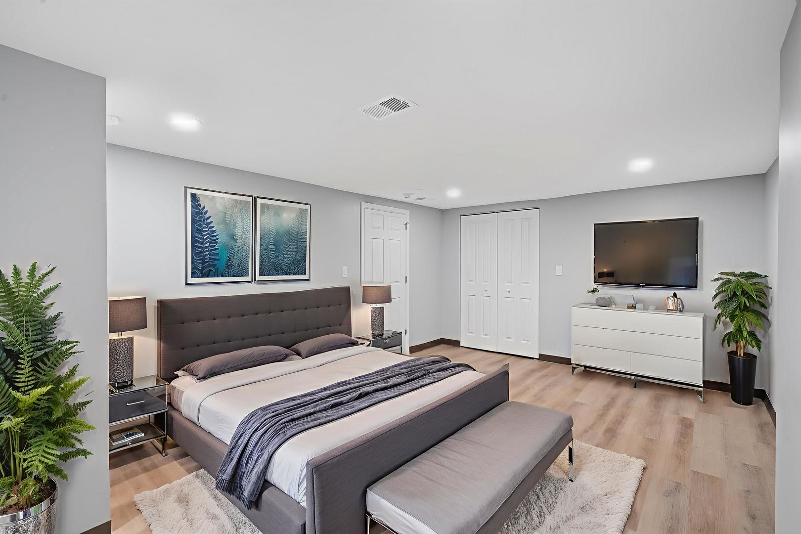 7827 S Calumet Avenue