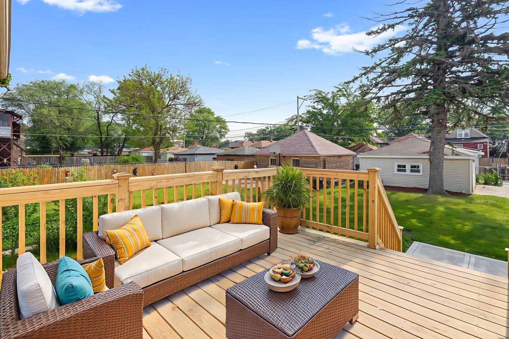 7827 S Calumet Avenue