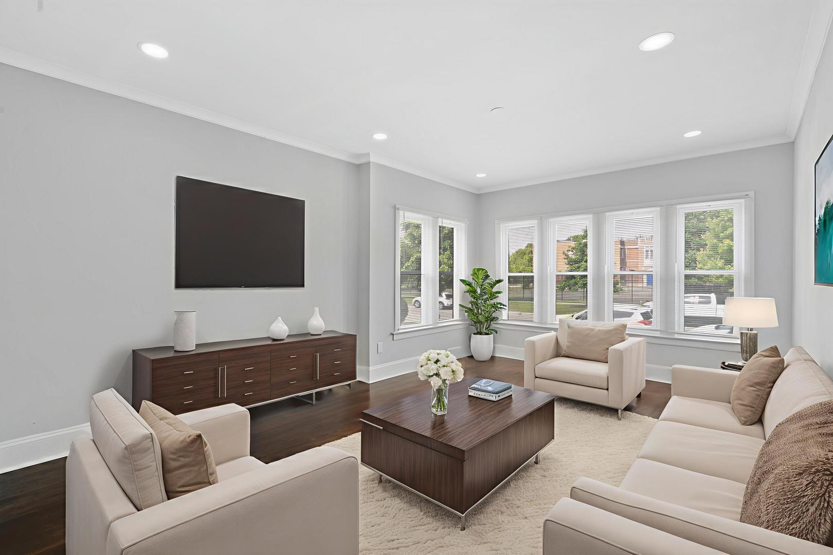 7827 S Calumet Avenue