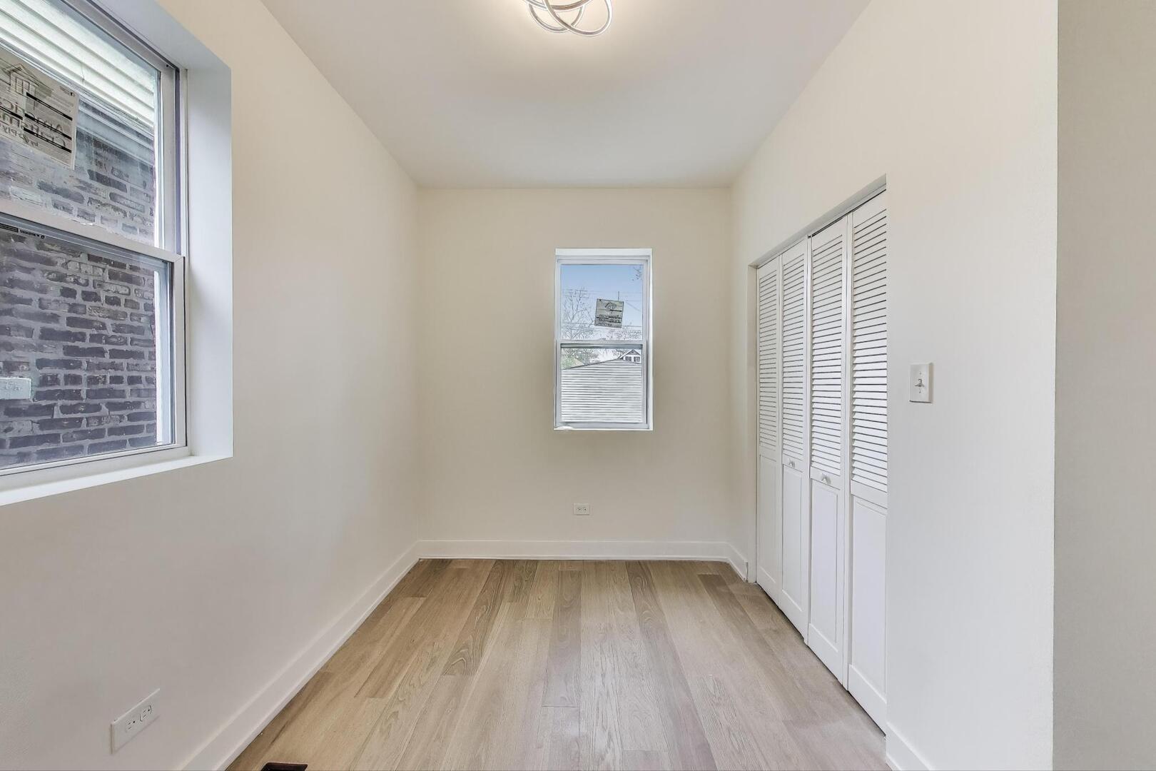 7716 S Rhodes Avenue