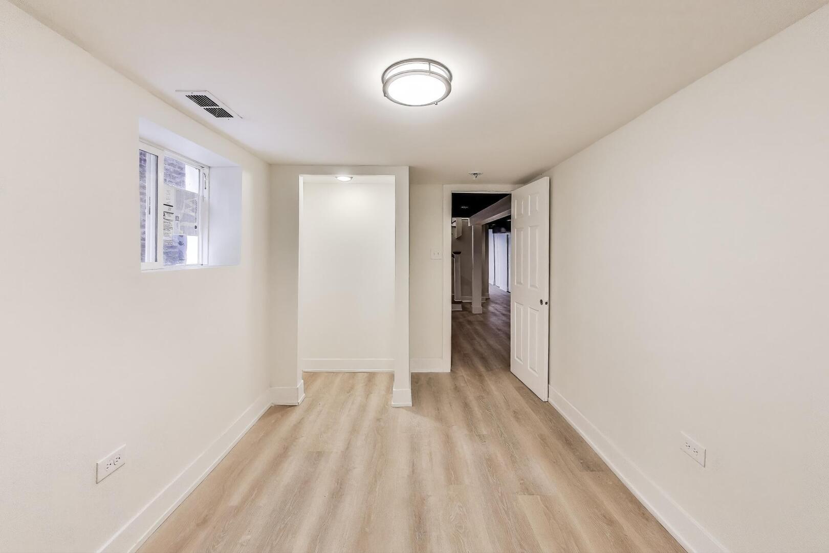 7716 S Rhodes Avenue