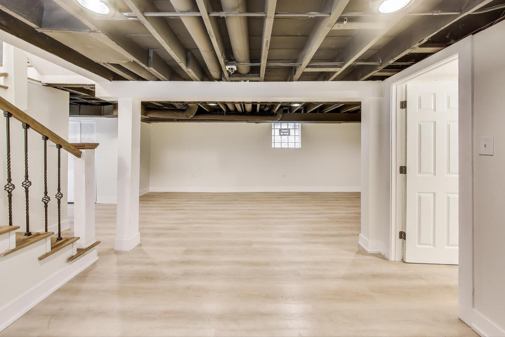 7716 S Rhodes Avenue