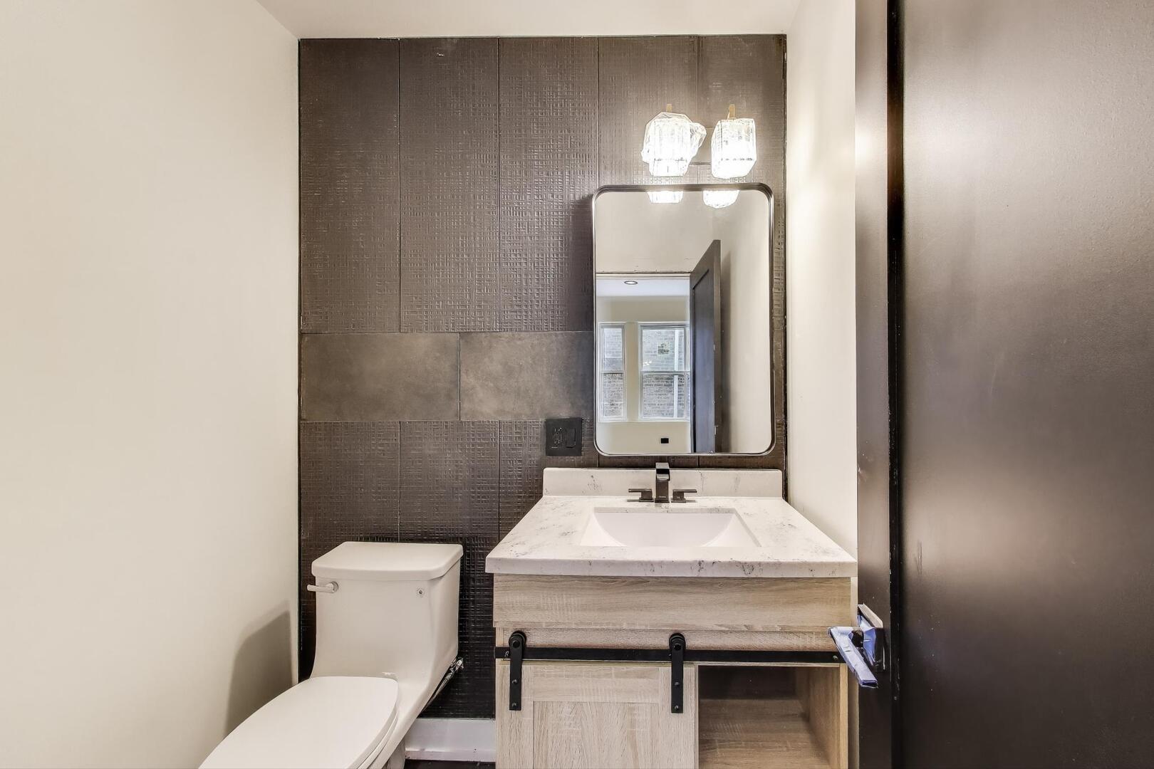 7716 S Rhodes Avenue