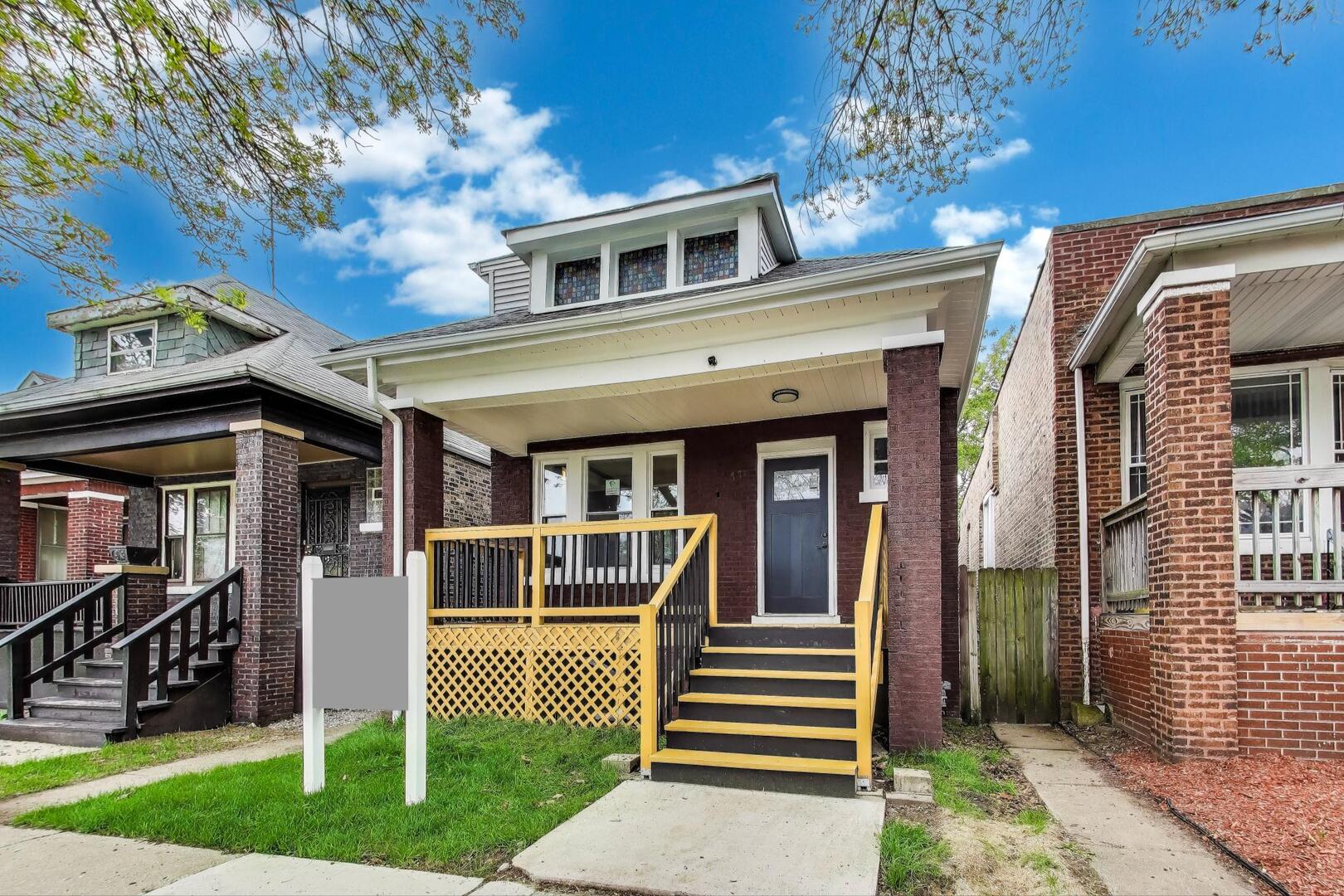 7716 S Rhodes Avenue