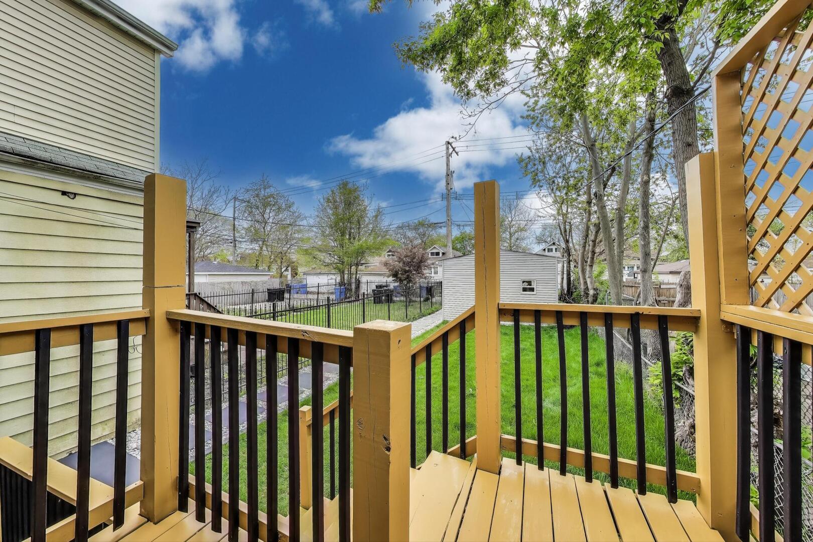 7716 S Rhodes Avenue