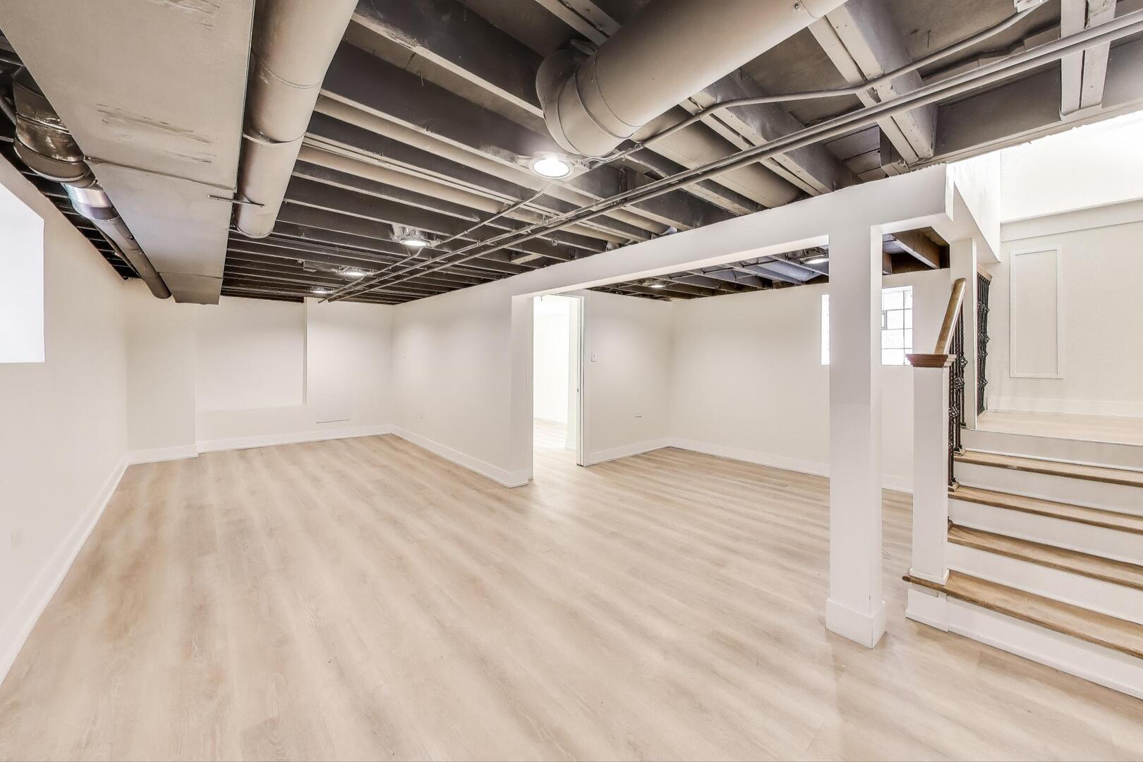 7716 S Rhodes Avenue