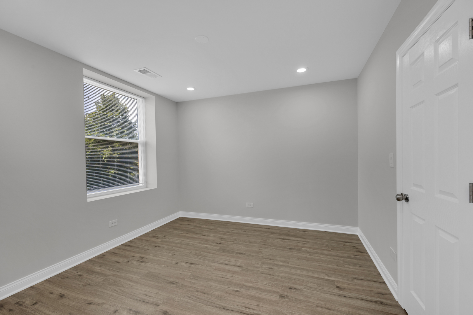 6807 S Paulina Street