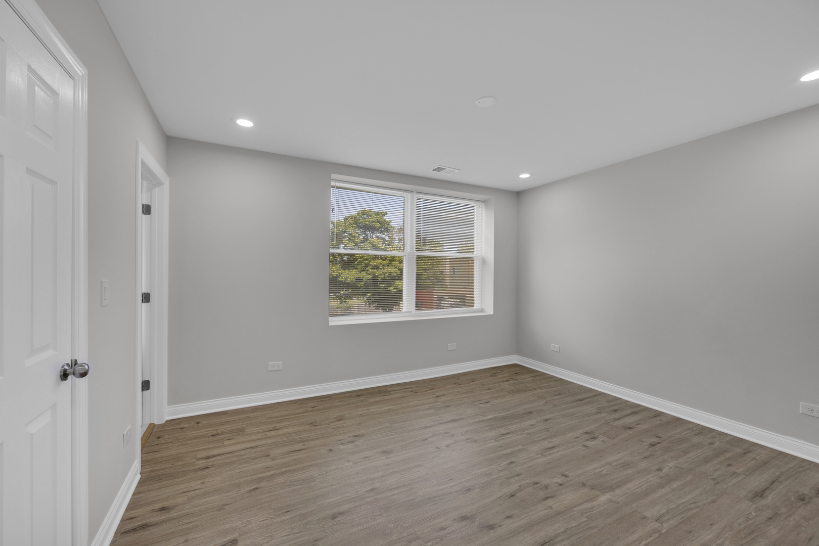 6807 S Paulina Street