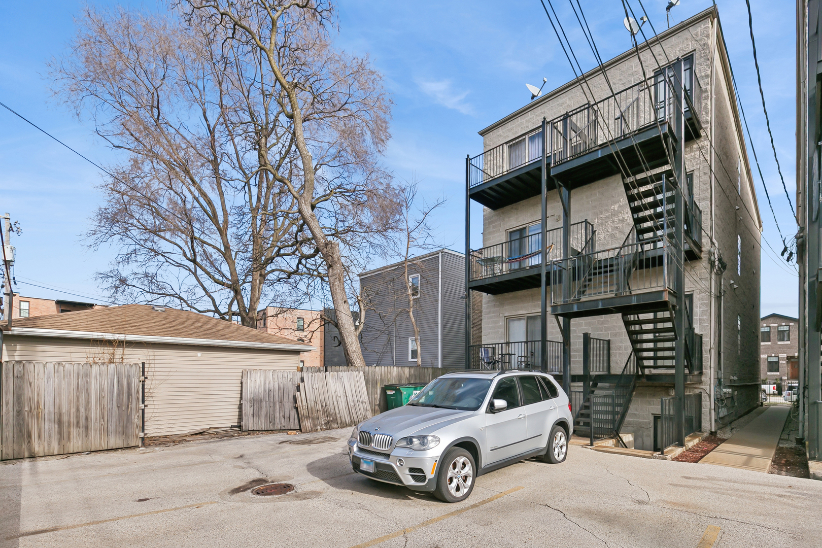 4426 S CALUMET Avenue Unit: 3