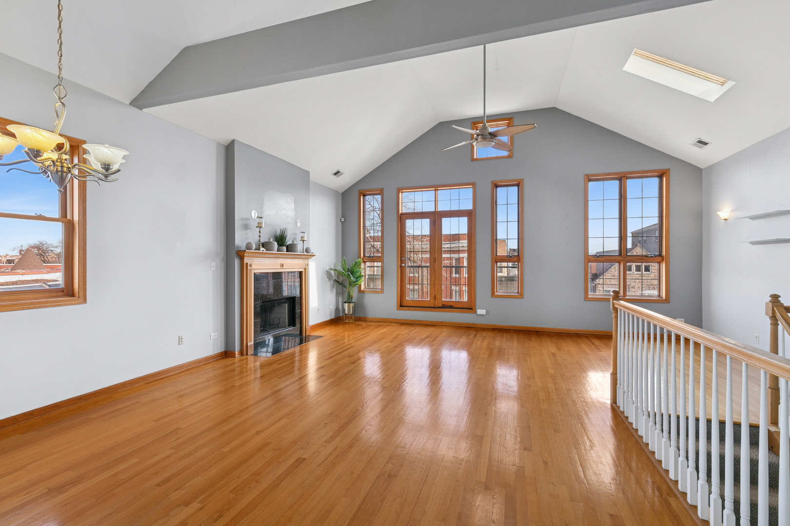 4426 S CALUMET Avenue Unit: 3