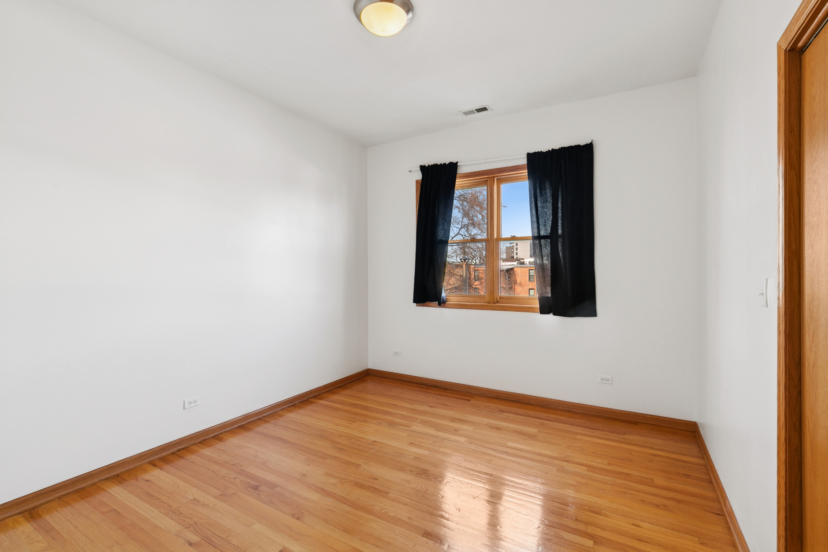 4426 S CALUMET Avenue Unit: 3