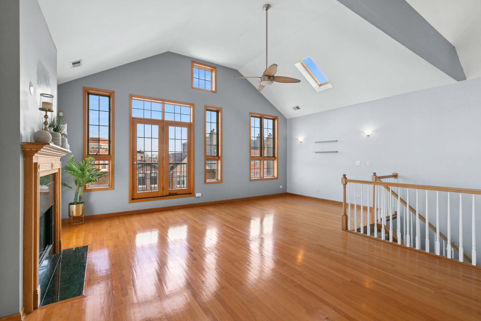 4426 S CALUMET Avenue Unit: 3