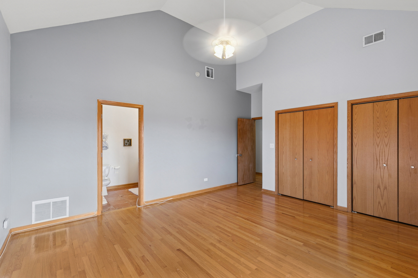 4426 S CALUMET Avenue Unit: 3