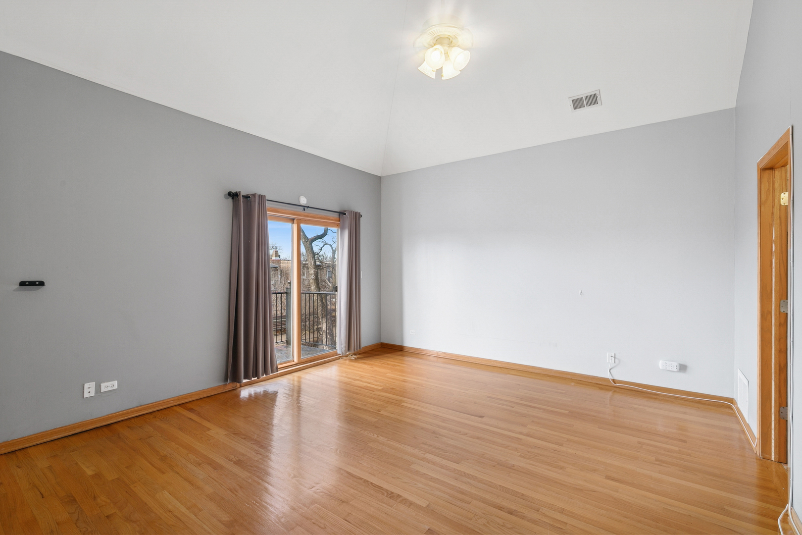 4426 S CALUMET Avenue Unit: 3