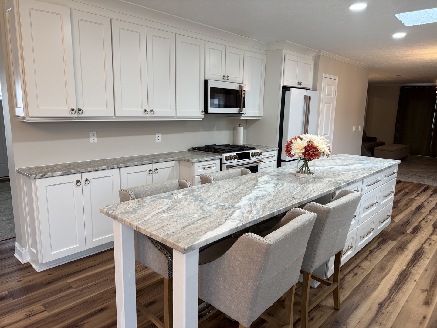 201 BEGONIA Drive