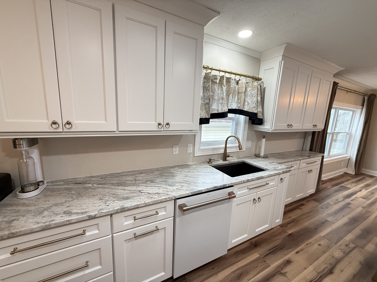 201 BEGONIA Drive