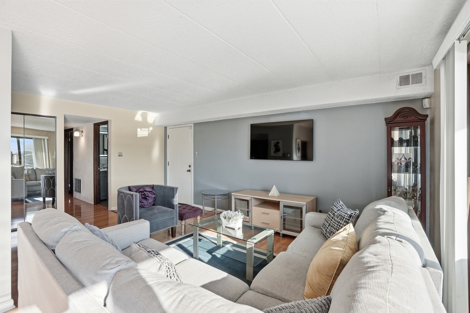 19533 Lake Shore Drive Unit: 2S